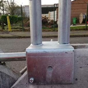 Support de glissière pour clôture